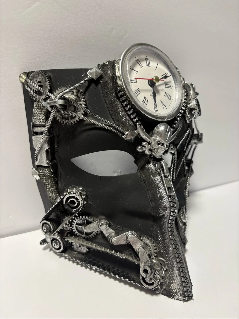 Black Steampunk Skull Wall Clock Mask - Decorative Home Clock